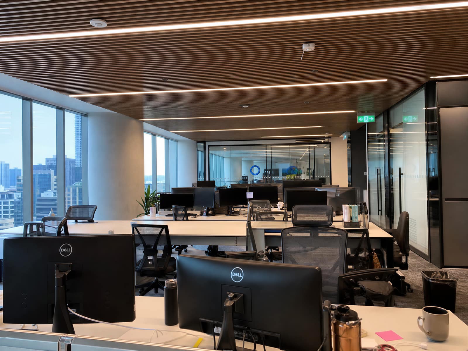 Turnkey Interiors 156 office workspace 1 1 1 scaled